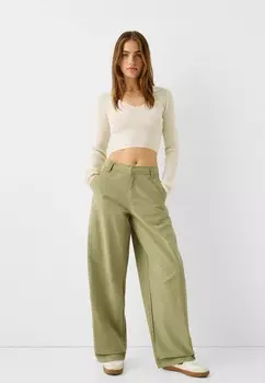 Тканевые брюки Bershka, зеленый