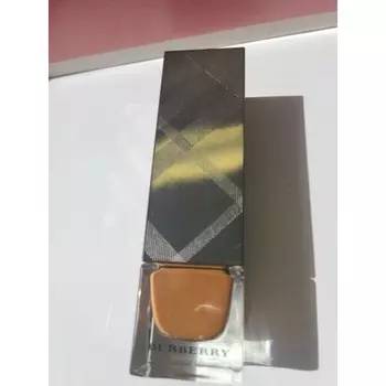 Тональная основа Fresh Glow Luminous Foundation 1 унция, новая в коробке № 64, цвет мокко Burberry