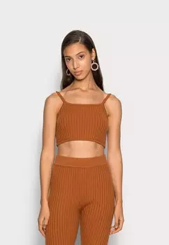 Топ Levi's