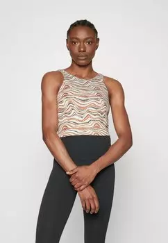 Топ Nike
