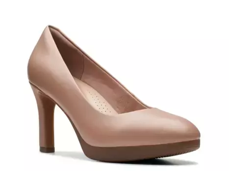 Туфли Ambyr Braley Pump Clarks, бежевый