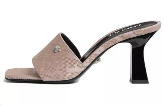 Туфли-мюли Versace Allover 80 мм с жаккардовым принтом и логотипом Versace Jeans