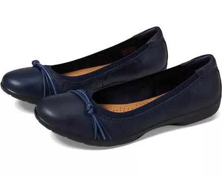 Туфли на плоской подошве Clarks Meadow Rae, цвет Navy Leather