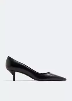 Туфли Stuart Weitzman Stuart Kitten, черный