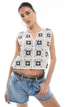 Укороченный топ крючком в бледно-голубом и кремовом цвете Vero Moda