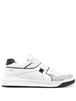 Кроссовки Valentino Garavani One Stud, белый/светло-серый/черный