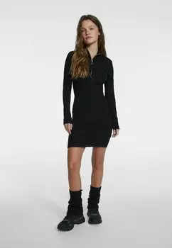 Вязаное платье Stradivarius, черный
