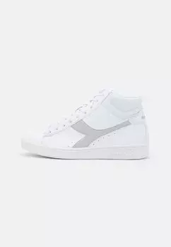 Высокие кроссовки Diadora