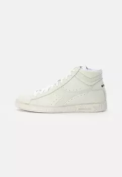 Высокие кроссовки Diadora