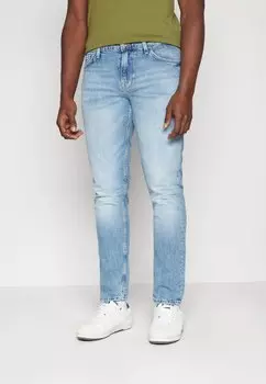 Зауженные джинсы Guess