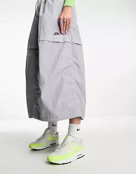 Зеленые кроссовки Nike Air Max 1