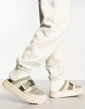 Зеленые шлепанцы с ремешками UGG Maxxer