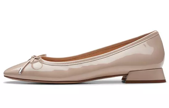 Женская повседневная обувь цвета хаки Clarks