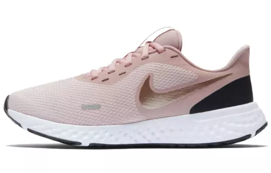 Женские беговые кроссовки Nike Revolution 5 Series