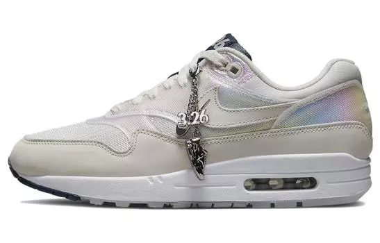 Женские кроссовки Nike Air Max 1