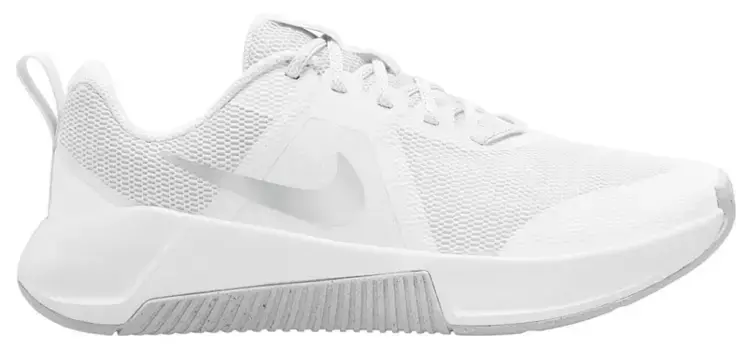 Женские кроссовки Nike MC Trainer 3, цвет White/Metallic
