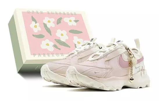 Женские кроссовки Nike TC 7900 Lifestyle, Pink