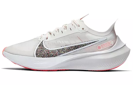 Женские кроссовки Nike Zoom Gravity 1
