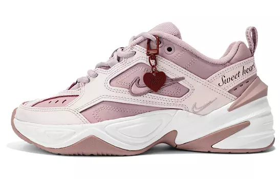 Женские массивные кроссовки Nike M2K