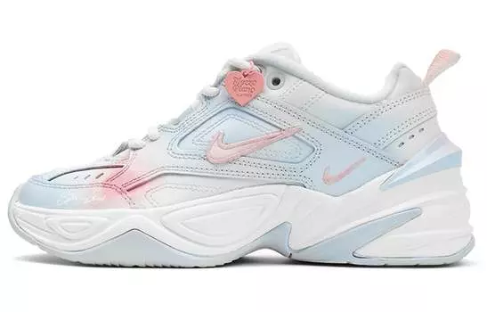Женские массивные кроссовки Nike M2K