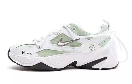 Женские массивные кроссовки Nike M2K
