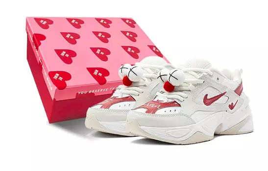 Женские массивные кроссовки Nike M2K, White