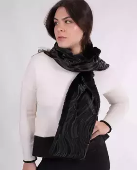Женский шарф черного цвета MR Complements, черный