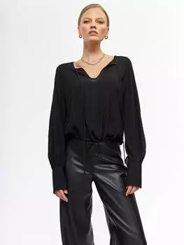 Блуза с объемными рукавами