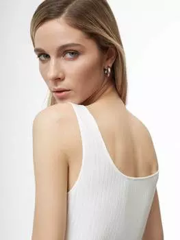 Боди из вискозы на лямках