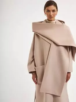 Пальто с палантином