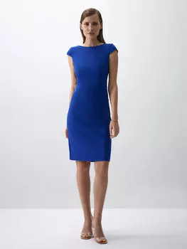 Платье-футляр с короткими рукавами
