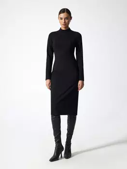 Платье-футляр с регулируемыми разрезами