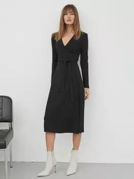 Платье из трикотажа на запах