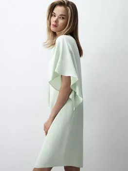 Платье с объемными рукавами