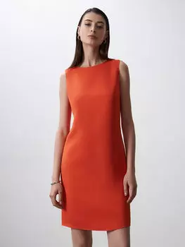 Платье с открытой спиной