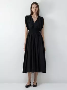 Платье с разрезами на рукавах