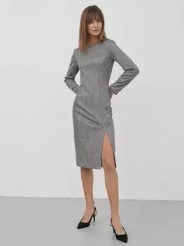 Платье с разрезом