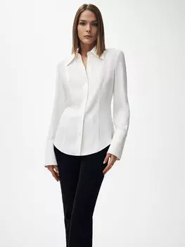 Приталенная блуза с удлиненными манжетами