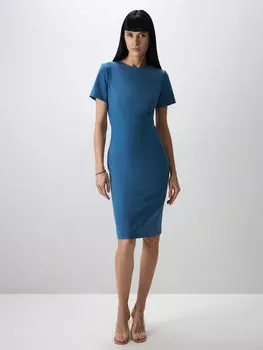 Приталенное платье из шерсти