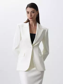 Приталенный жакет на одной пуговице