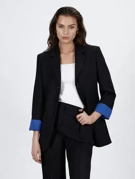 Приталенный жакет со льном