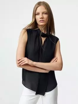 Свободная блуза без рукавов