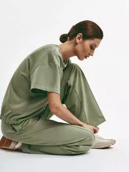 Свободная футболка