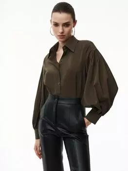 Свободная рубашка с объемными рукавами