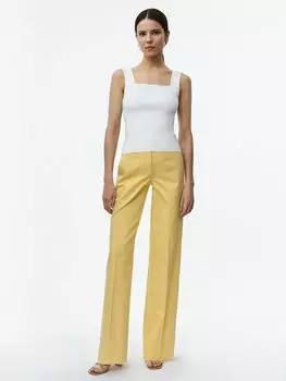 Топ из плотного трикотажа на широких бретелях