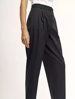 Укороченные брюки-бананы