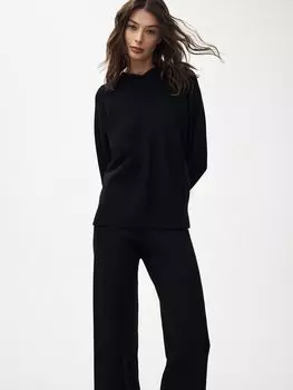 Уютный худи из мягкого трикотажа