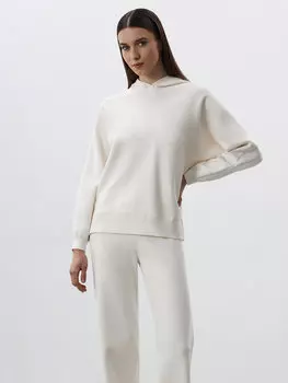 Уютный худи из мягкого трикотажа