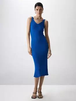 Вязаное платье без рукавов