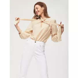 Р‘Р»СѓР·Р° СЃ Р»РµРЅС‚Р°РјРё